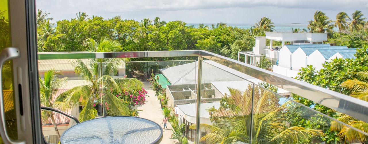 Paradise Found Resort - Slide 4