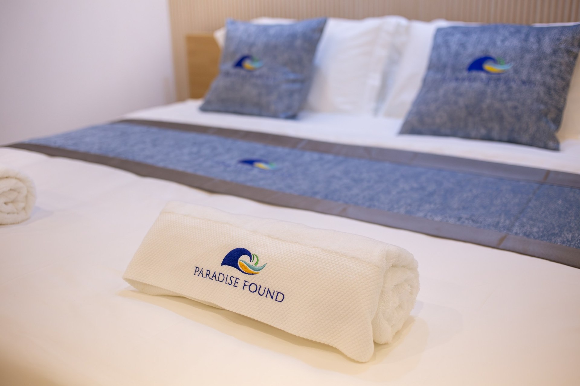 Superior Double or Twin Room with Sea View - Image 4